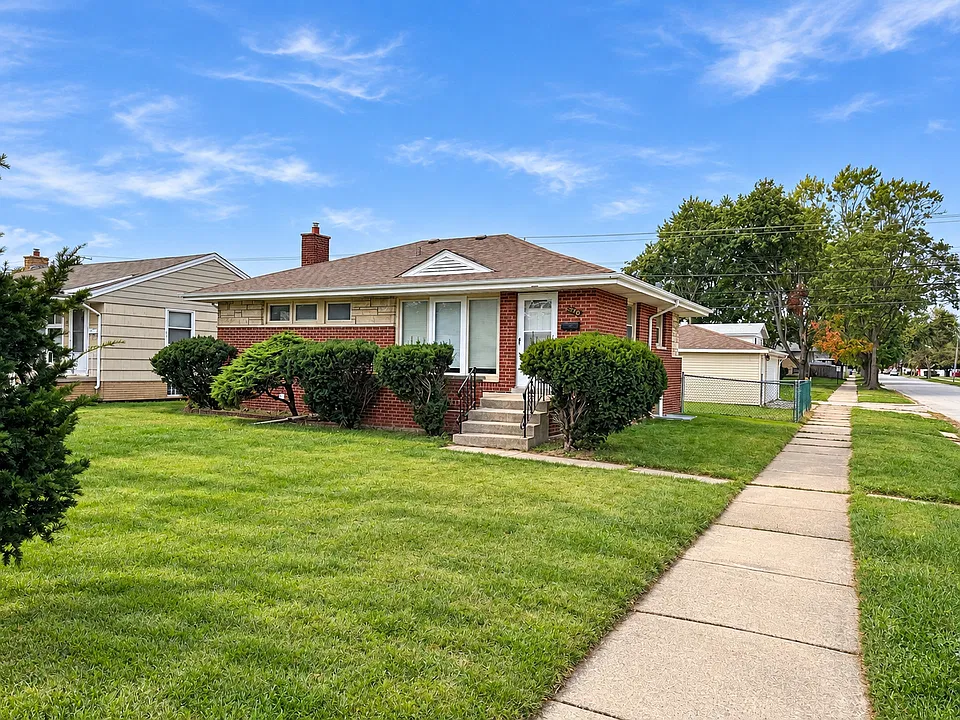 370 Clyde Ave #1