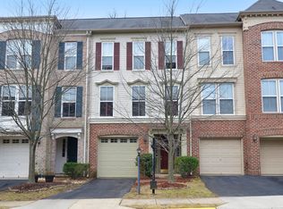43077 Hunters Green Sq, Ashburn, VA 20148