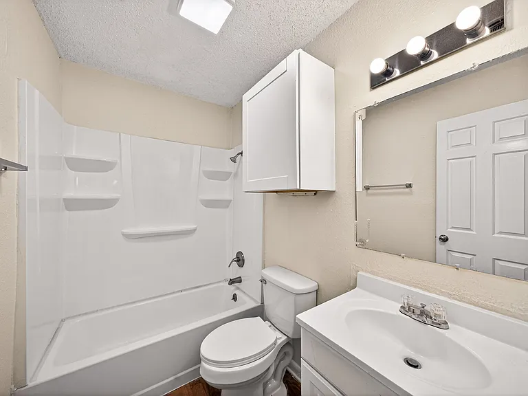 208 Bexar Dr — Photo 23