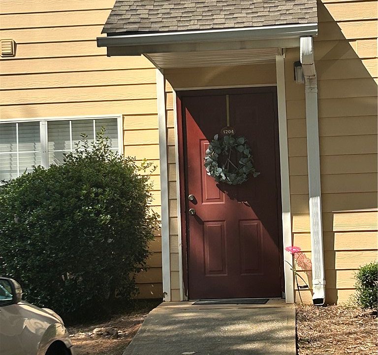 1st image of 447 W Longleaf Dr APT 1204