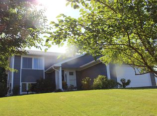 1455 Sage Ln, Shakopee, MN 55379