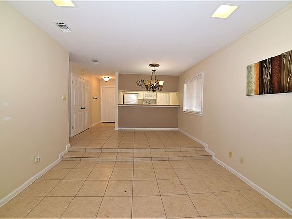 5th image of 201 Del Mar Blvd Unit 104
