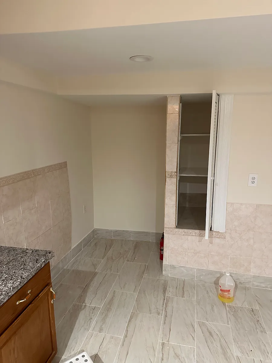Building Photo - 408 Franklin St #2