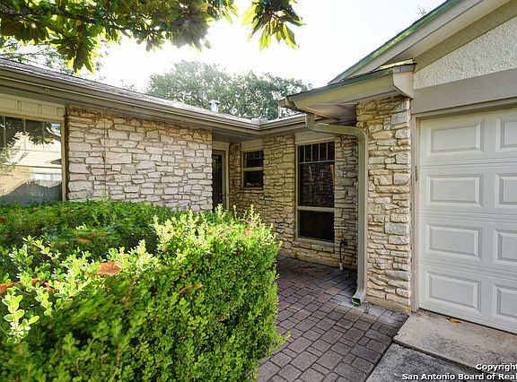 3rd image of 8314 Athenian Dr