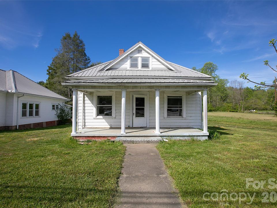 1st image of 204 W Main St