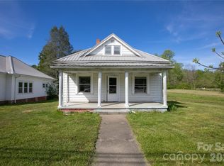 204 W Main St, Rosman, NC 28772