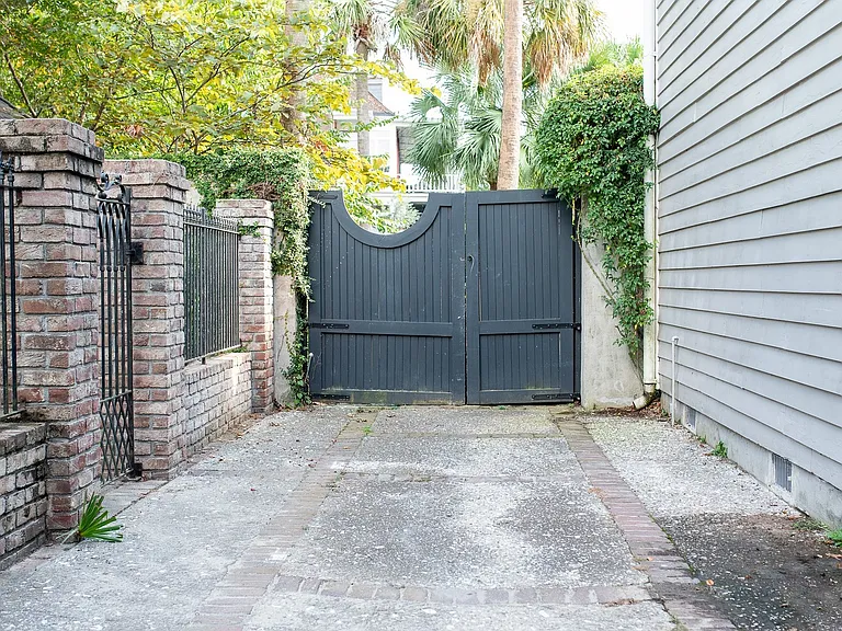 47 Laurens Street — Photo 2