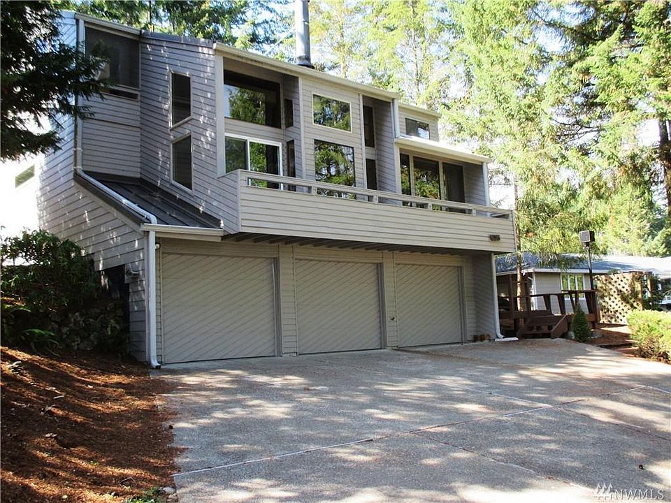 1st image of 635 Sandra Lee Ct NE