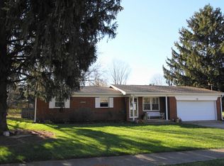 715 E McKenzie Rd, Greenfield, IN 46140