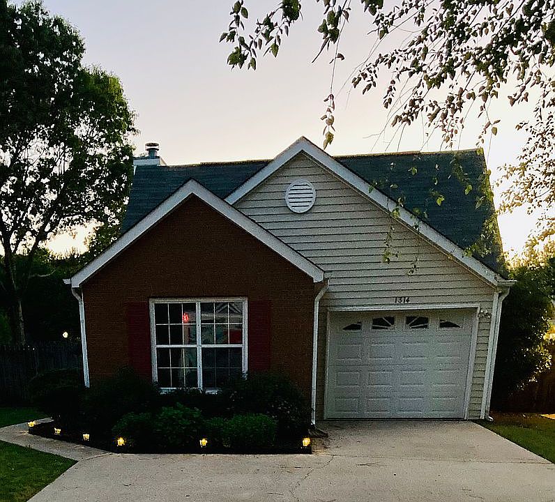 1st image of 1314 Yorkshire Ln