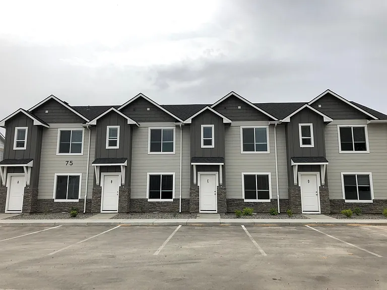 71 N Middleton Rd #A — Photo 2