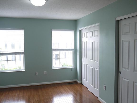 5th image of 326 Slippery Elm Dr