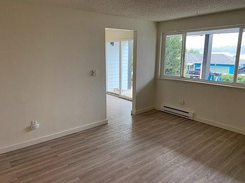 Spacious living room