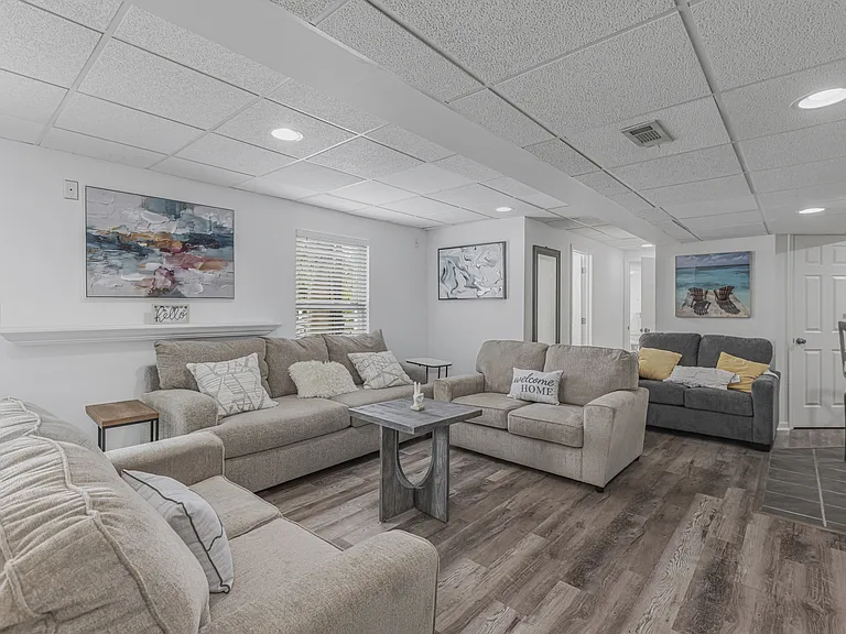 6824 Beagle Dr — Photo 4