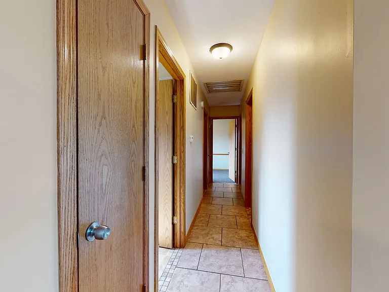 507 S Bismark Ave — Photo 7