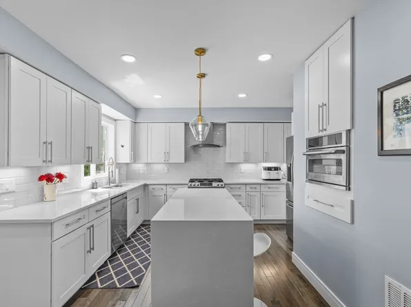 54 Hillsdale Rd, Dedham, MA 02026