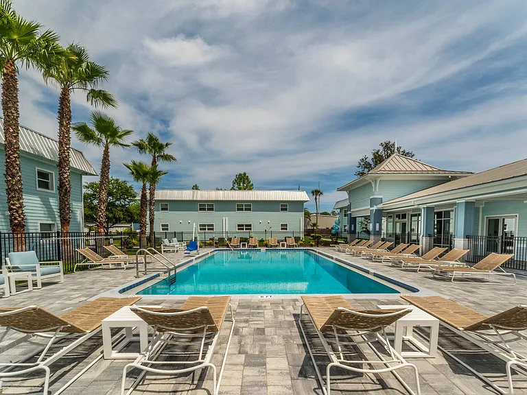 Surf Apartments — Photo 15