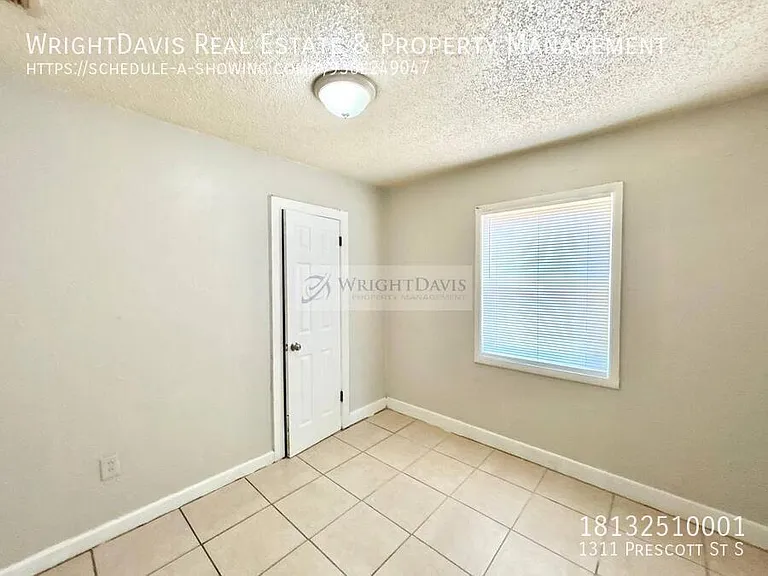 1311 Prescott St S — Photo 20