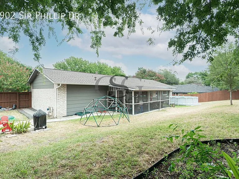 2902 Sir Phillip Dr — Photo 14