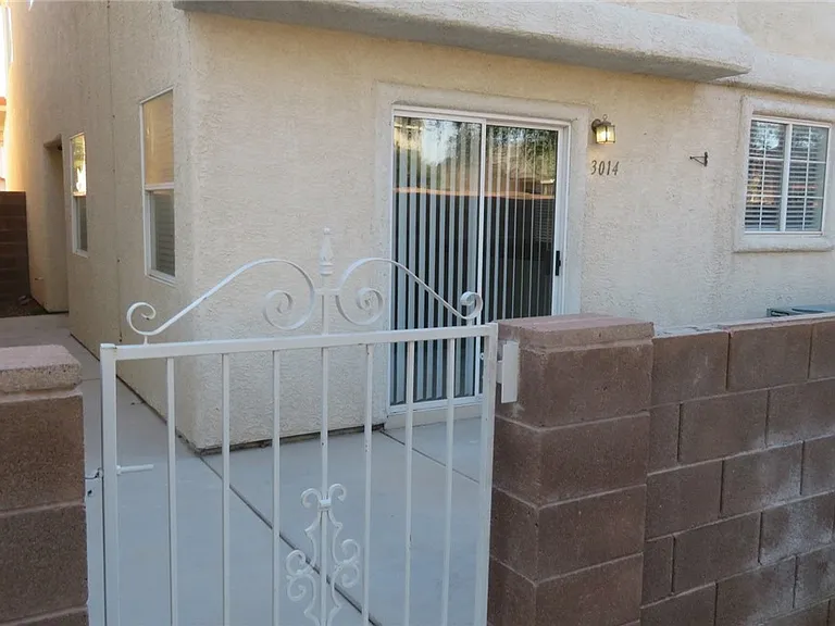 3014 Sunrise Bay Ave — Photo 1
