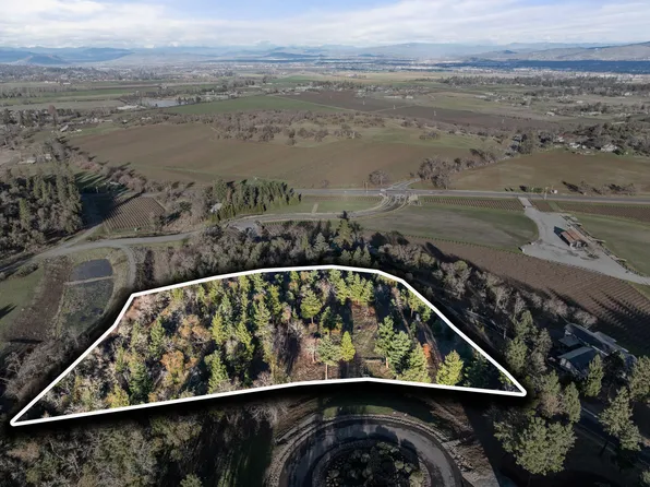 70 Vineyard View Cir, Medford, OR 97501
