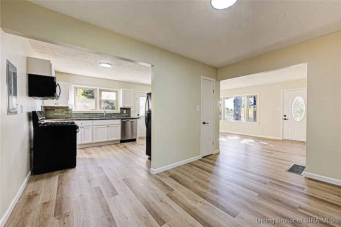 3 bed, 988 sqft, $1,450 — Photo 3