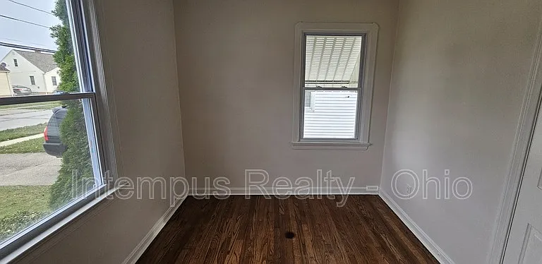 360 E 326th St — Photo 11