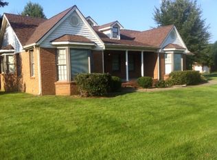 825 Mari Dr, Paducah, KY 42003