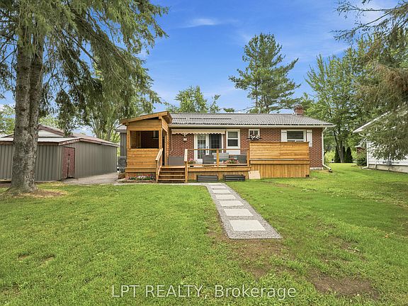 3rd image of 2628 Westshore Cres