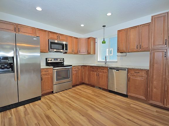 5th image of 18368 W Main St