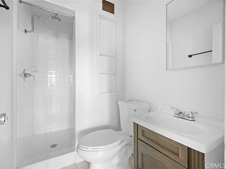 6634 Lankershim Blvd #C — Photo 13