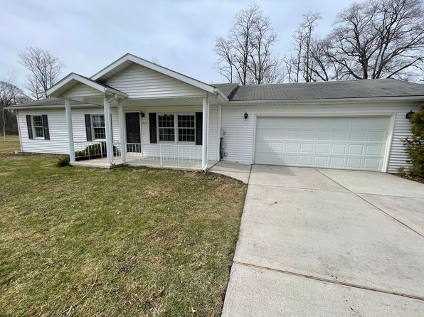 916 Maple Ln