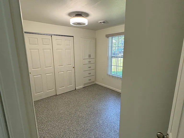 220 W Williams St — Photo 32