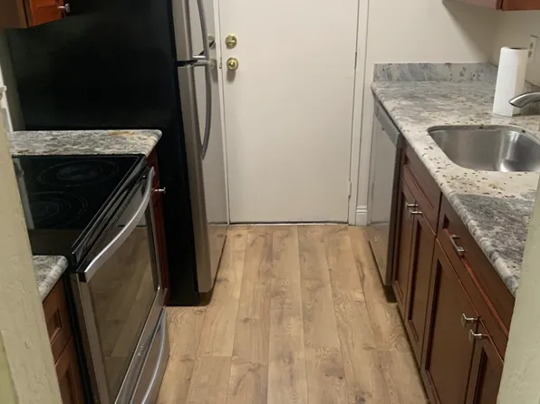 1047 Mohr Ln APT B, Concord, CA 94518