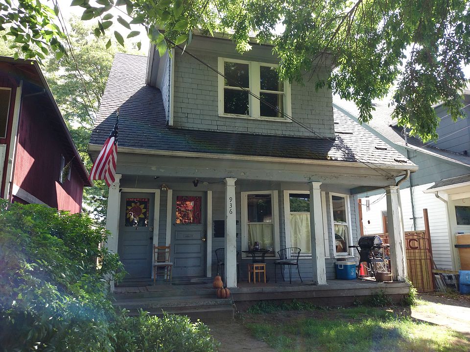 2nd image of 936 20th Ave