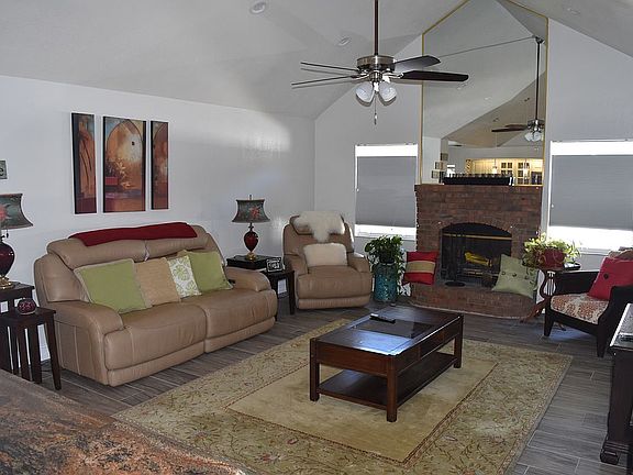 4th image of 1018 Merien Ct