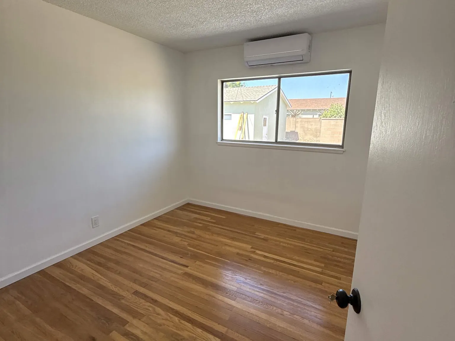 3 bed, 1231 sqft, $1,300 — Photo 4