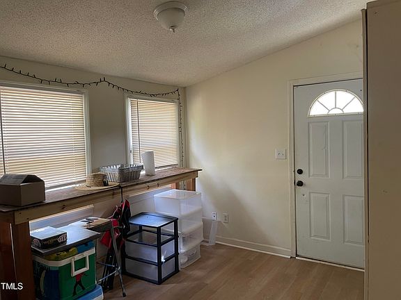 3rd image of 104 Summers Dr