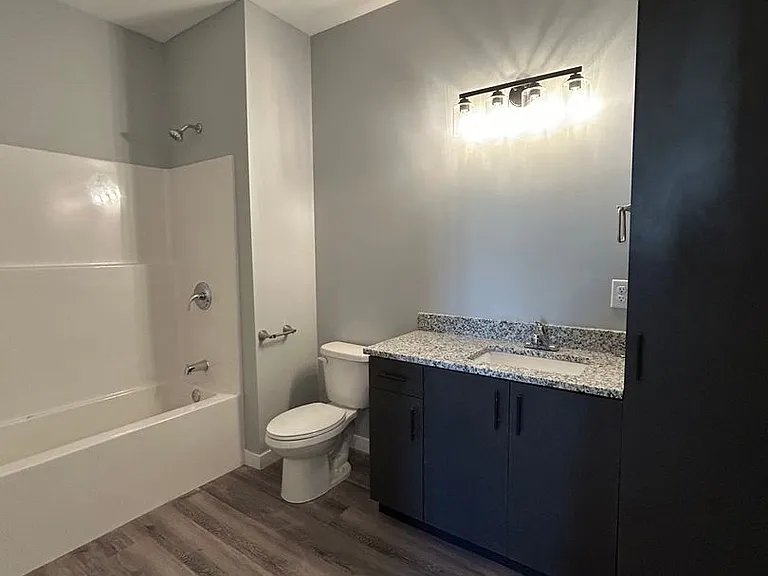 2724 Silver St — Photo 118