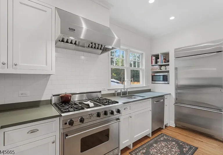 40 Oakwood Ave — Photo 15