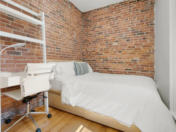 15 Snow Hill St, Boston, MA