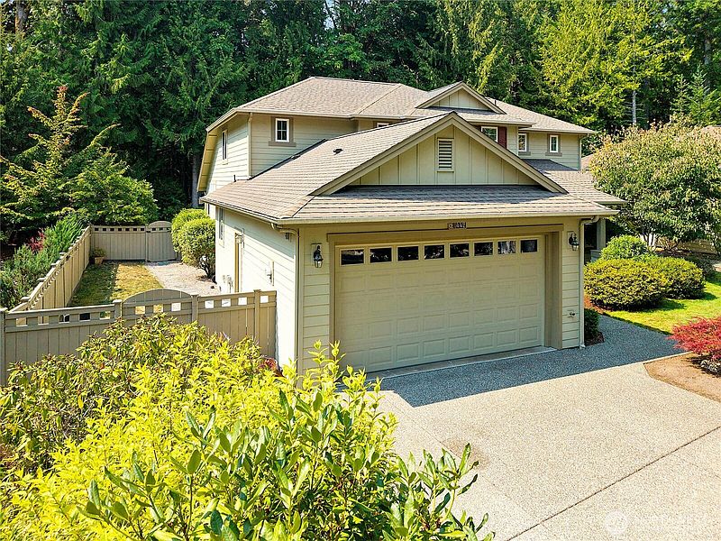 2nd image of 442 Rainier Lane
