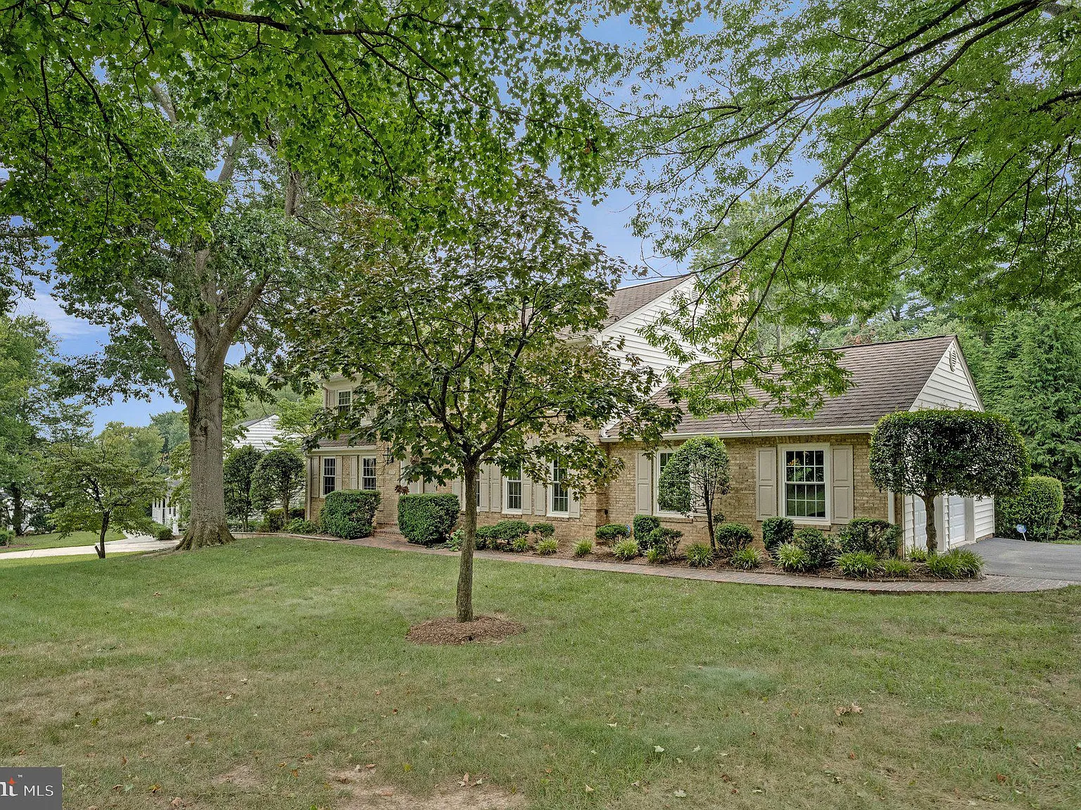 5 bed, 3.5 bath, 2838 sqft, $6,200 — Photo 4