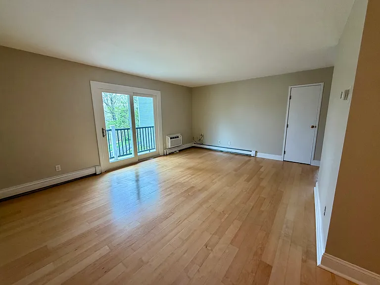 17 Chapel Hill Dr #8 — Photo 4