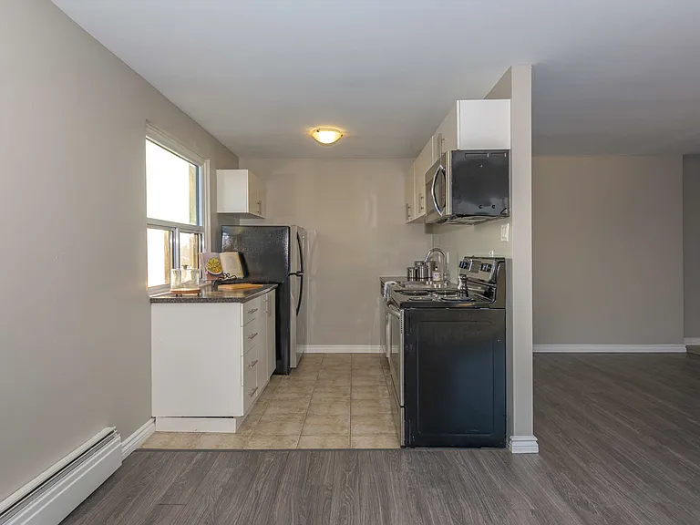 189 Frank St — Photo 7