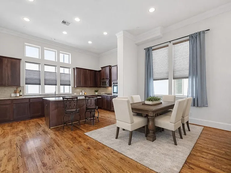 705 Delano St — Photo 21