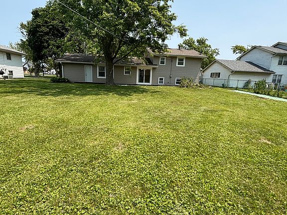 2nd image of 17526 Hawthorne Dr