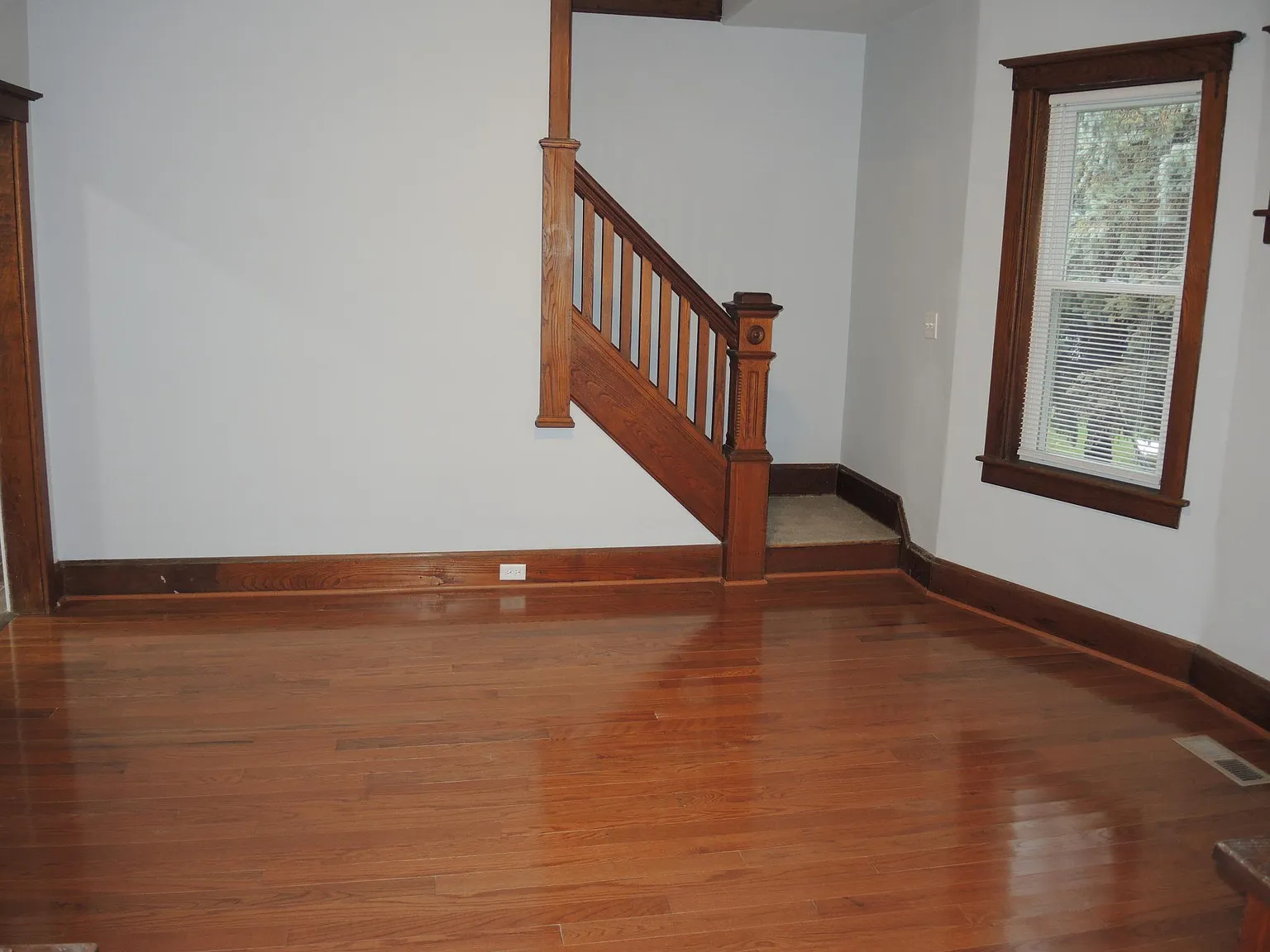 452 Williams St — Photo 3