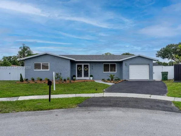 510 NW 97th Ter, Pembroke Pines, FL 33024