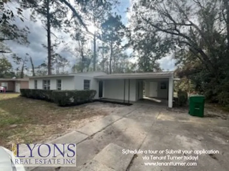 2310 Deborah Dr — Photo 3